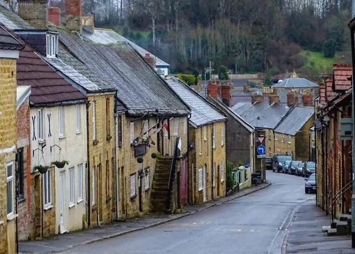 Cosy Flat In A Pretty Town.