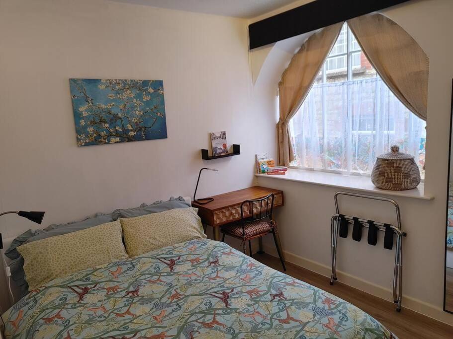 Cosy Flat In A Pretty Town. Apartment Crewkerne